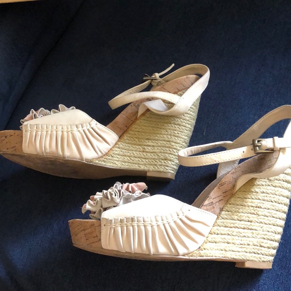 Luxury Rebel Leather Flower Wedge Heels 37.5 EU - Picture 7 of 10